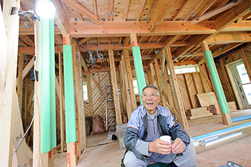 ハピポ　松田実　たった一人で家を建てる大工さん　ハッピー＆ピュア　ポートレート